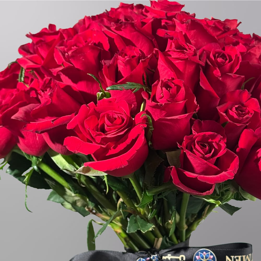 The Devoted Whisper | 30 Roses - Image 2